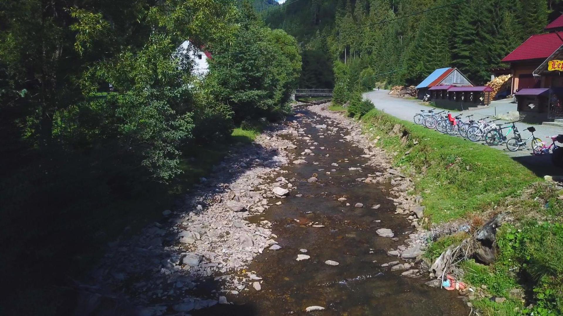 Hotel Berloga-Sinevir Synevyrsʼka Polyana Exteriér fotografie