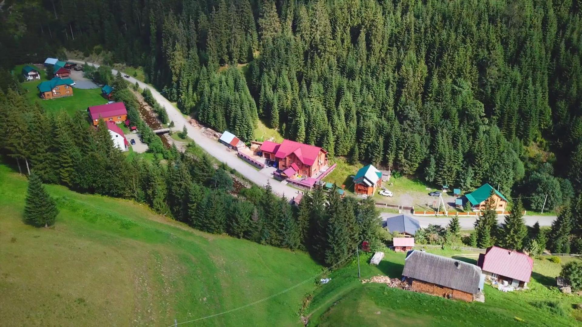 Hotel Berloga-Sinevir Synevyrsʼka Polyana Exteriér fotografie