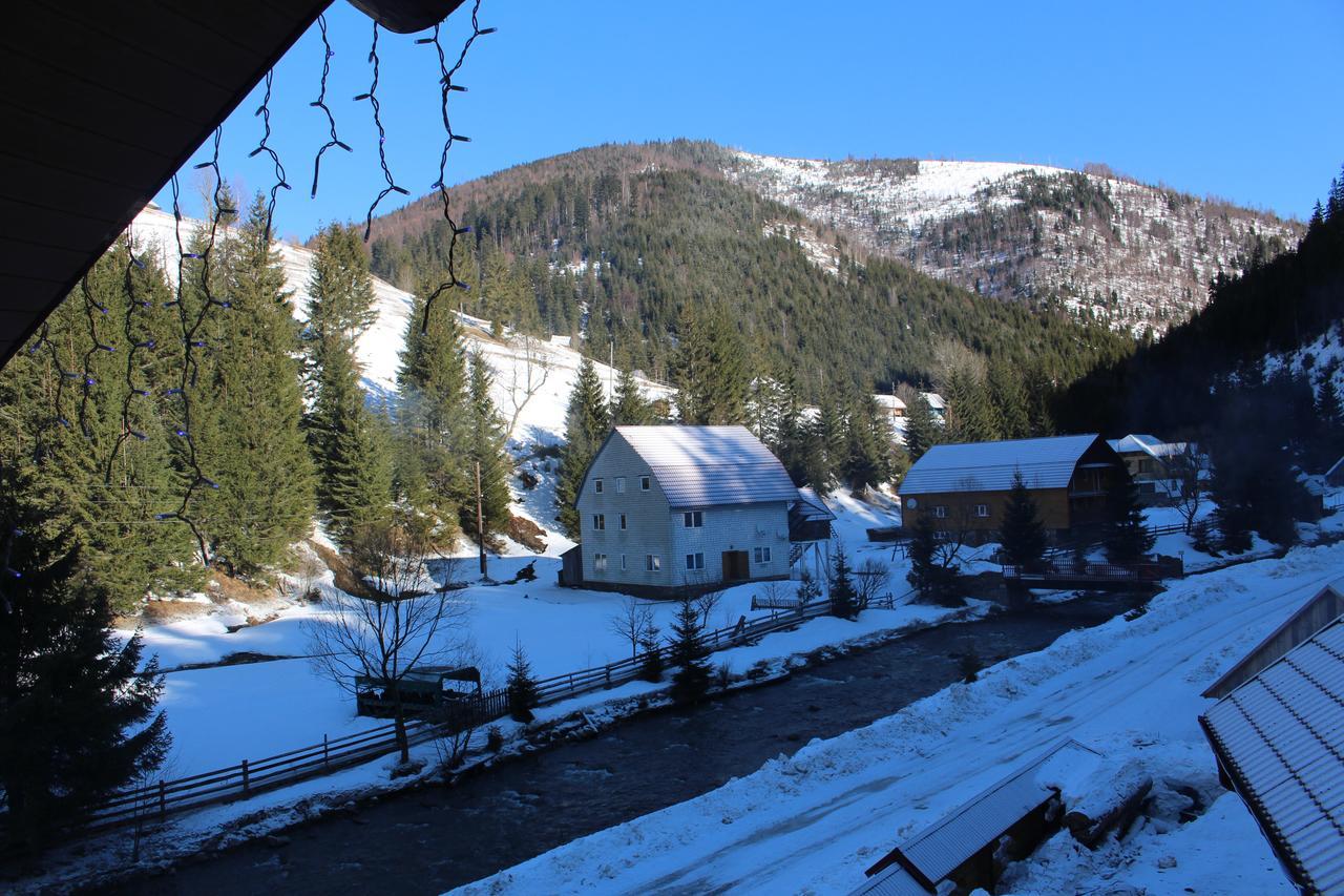 Hotel Berloga-Sinevir Synevyrsʼka Polyana Exteriér fotografie